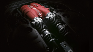 Ferrari California rouge moteur