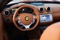 Ferrari California rouge tableau de bord