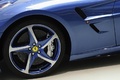 Ferrari SuperAmerica 45 bleue détails jante et sorties aile avant