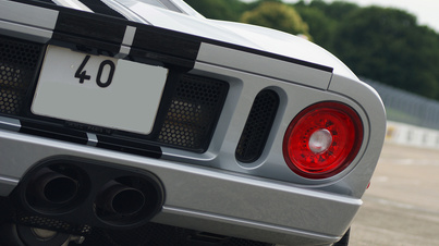 Ford GT gris Montlhéry échappement