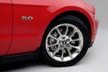 Ford Mustang GT 2011 - rouge - détail, aile et jante