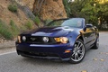 Ford Mustang GT Convertible bleu 3/4 avant gauche