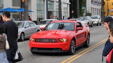 Ford Mustang GT CS rouge 3/4 avant gauche 5