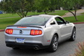 Ford Mustang GT gris 3/4 arrière droit