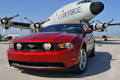 Ford Mustang GT rouge 3/4 avant gauche