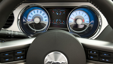 Ford Mustang V6 2011 - instrumentation
