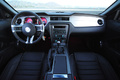 Shelby GTS rouge tableau de bord