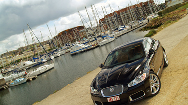  Jaguar XFR noire Deauville Statique Port