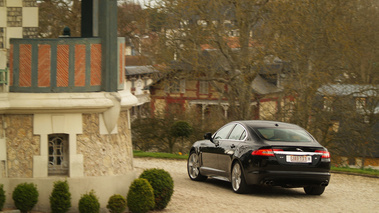 Jaguar XFR noire Dynamique 2