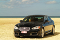 Jaguar XFR noire Statique 3/4 AV 