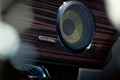 Jaguar XJ - détail haut parleur