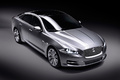 Jaguar XJ gris 3/4 avant droit