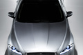 Jaguar XJ gris face avant debout