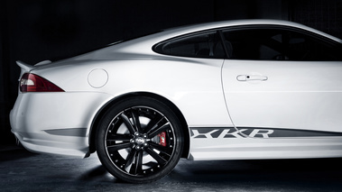 Jaguar XK Speed Pack  - blanche - flanc droit