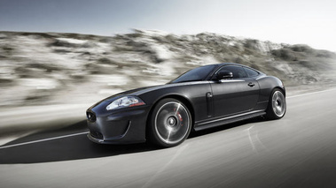 Jaguar XKR 75 3/4 avant gauche