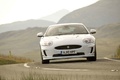 Jaguar XKR blanc face avant penché