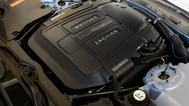 Jaguar XKR moteur