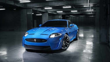 Jaguar XKR-S bleu 3/4 avant gauche 2