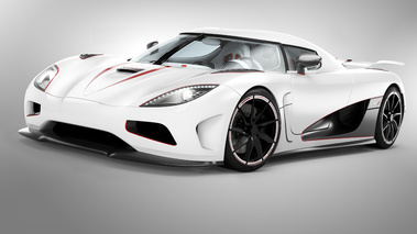 Koenigsegg Agera R - blanche - 3/4 avant gauche