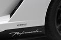 Lamborghini Gallardo LP570-4 Spyder Performante - blanche - détails, logo + bas de caisse 