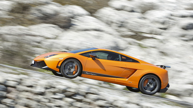 Lamborghini Gallardo LP570-4 Superleggera orange filé penché