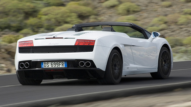 Lamborghini Gallardo Spyder LP 560-4 Blanche 3/4 AR Dynamique