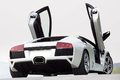 Lamborghini Murcielago LP640 blanc 3/4 arrière droit portes ouvertes
