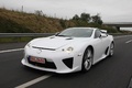 Lexus LF-A blanc 3/4 avant gauche travelling