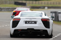 Lexus LF-A blanc face arrière