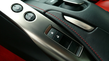 Lexus LF-A console centrale 2