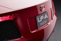 Lexus LF-A Roadster rouge logo coffre