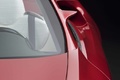 Lexus LF-A Roadster rouge rétroviseur debout