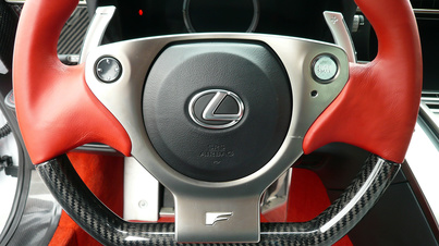 Lexus LF-A volant