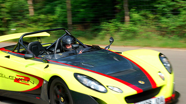 Lotus 2-Eleven jaune Dynamique 1