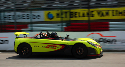 Lotus 2-Eleven jaune Dynamique 4