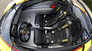  Lotus 2-Eleven jaune Habitacle