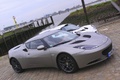 Lotus Evora grise vue 3/4 avant droit.