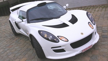 Lotus Exige S blanche vue face avant.