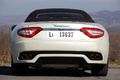 Maserati GranCabrio blanc face arrière capoté