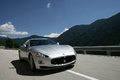 Maserati GranTurismo gris 3/4 avant droit travelling