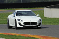 Maserati GranTurismo MC Stradale blanc 3/4 avant droit 2