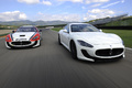 Maserati GranTurismo MC Stradale blanc 3/4 avant droit & MC Trofeo blanc/rouge face avant travelling