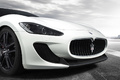 Maserati GranTurismo MC Stradale blanc calandre