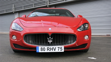 Maserati GranTurismo rouge Statique 4