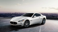 Maserati GranTurismo S blanc 3/4 avant gauche 2