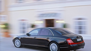  Maybach 57S noire 3/4 ar