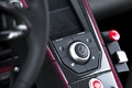 McLaren MP4-12C gris console centrale debout