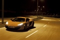 McLaren MP4-12C orange 3/4 avant gauche travelling penché