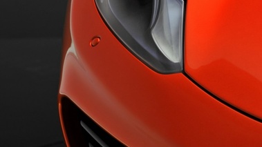 McLaren MP4-12C - Orange - détail, phare avant droit