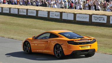 McLaren MP4-12C orange Goodwood 3/4 arrière gauche filé